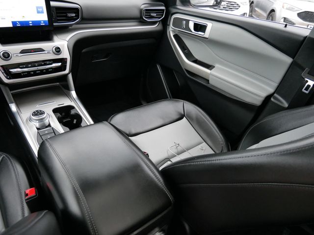 Thumbnail: 2022 Ford Explorer - 10