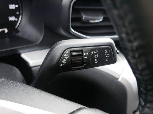 Thumbnail: 2023 Ford Explorer - 32