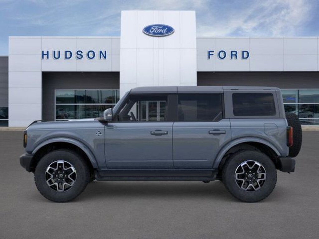 New 2025 Ford Bronco Outer Banks SUV