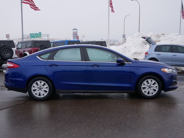 Thumbnail: 2013 Ford Fusion - 18