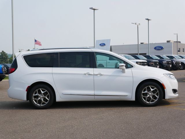 Thumbnail: 2018 Chrysler Pacifica - 18
