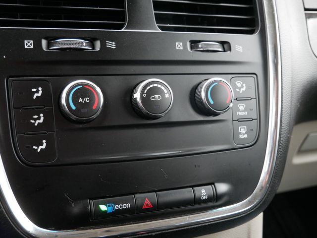 Thumbnail: 2016 Dodge Grand Caravan - 11