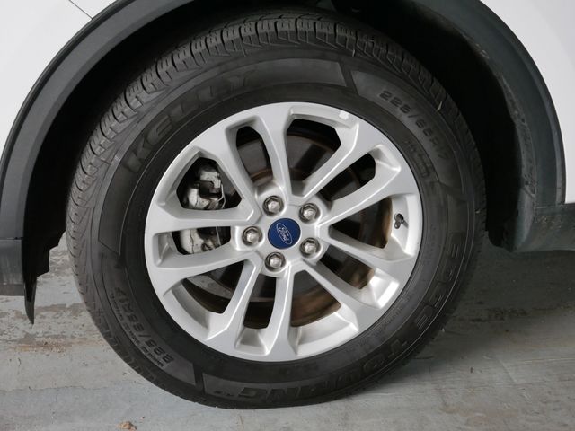 Thumbnail: 2022 Ford Escape - 3