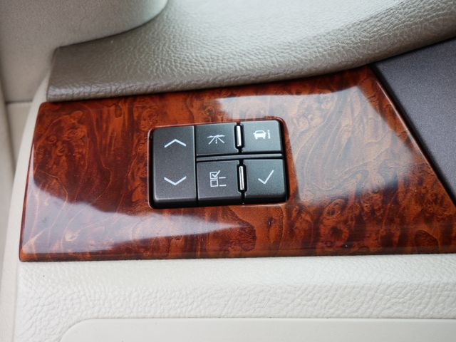Thumbnail: 2006 Cadillac DTS - 28