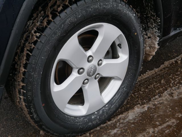 Thumbnail: 2011 Jeep Grand Cherokee - 21