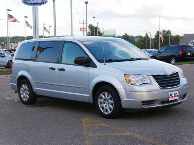 Thumbnail: 2008 Chrysler Town & Country - 19