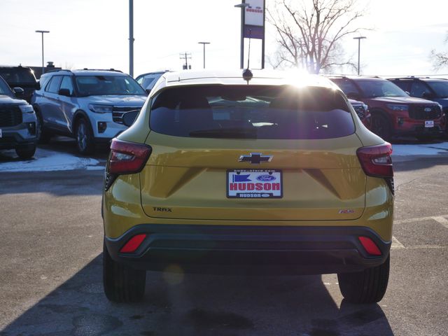 Thumbnail: 2024 Chevrolet Trax - 16