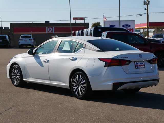 Thumbnail: 2023 Nissan Altima - 3