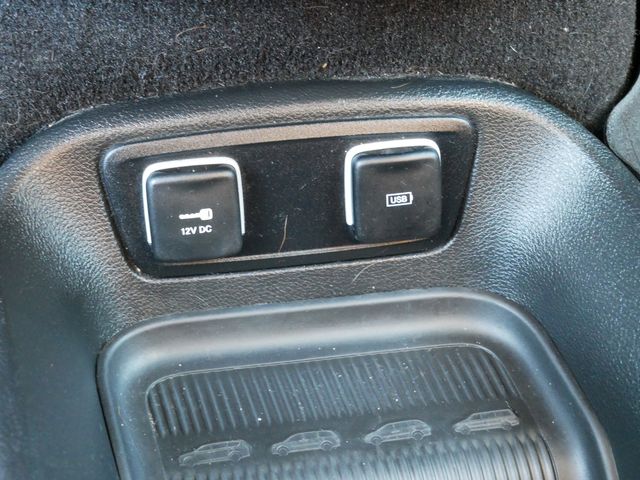 Thumbnail: 2017 Chrysler Pacifica - 16