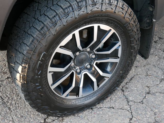 Thumbnail: 2022 Toyota Tacoma - 22