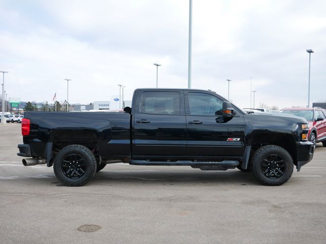 Thumbnail: 2017 Chevrolet Silverado 3500 - 21