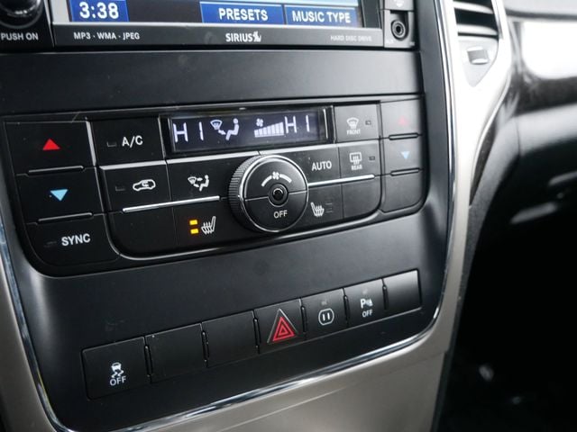 Thumbnail: 2011 Jeep Grand Cherokee - 11