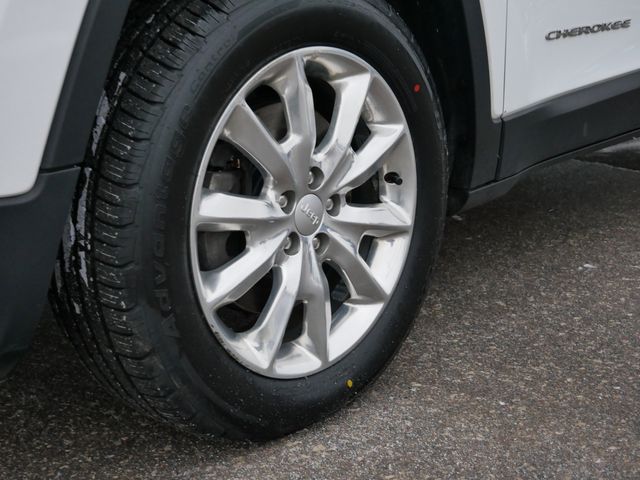 Thumbnail: 2017 Jeep Cherokee - 21