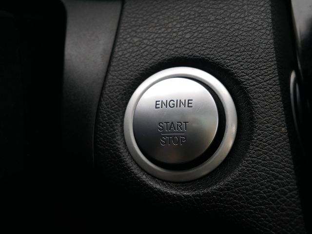 Thumbnail: 2016 Mercedes-Benz C-Class - 14