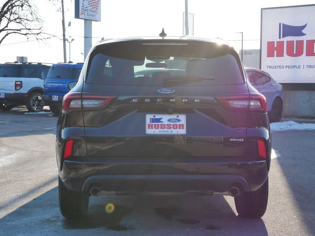 Thumbnail: 2023 Ford Escape - 18