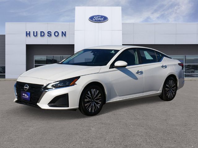 Thumbnail: 2023 Nissan Altima - 1