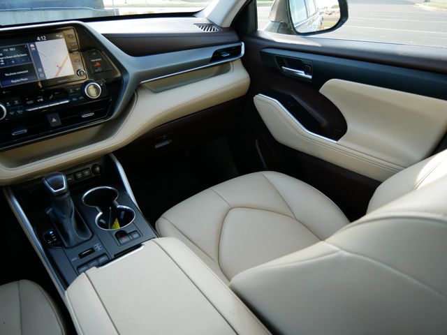 Thumbnail: 2021 Toyota Highlander - 9