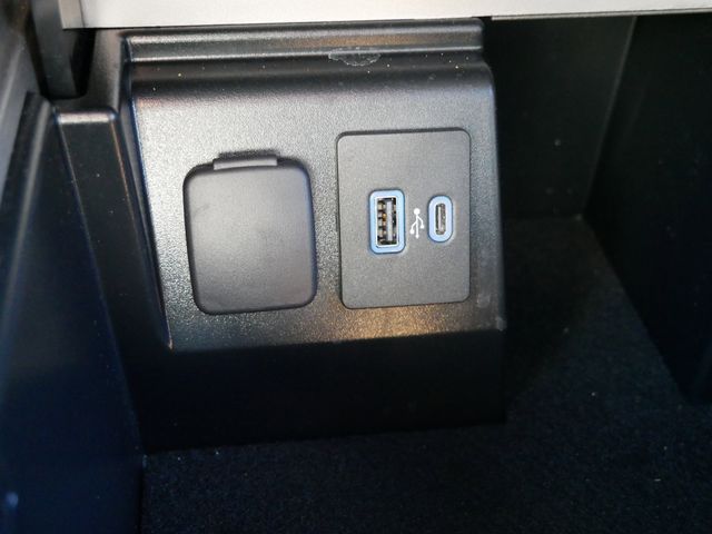 Thumbnail: 2023 Ford Explorer - 20