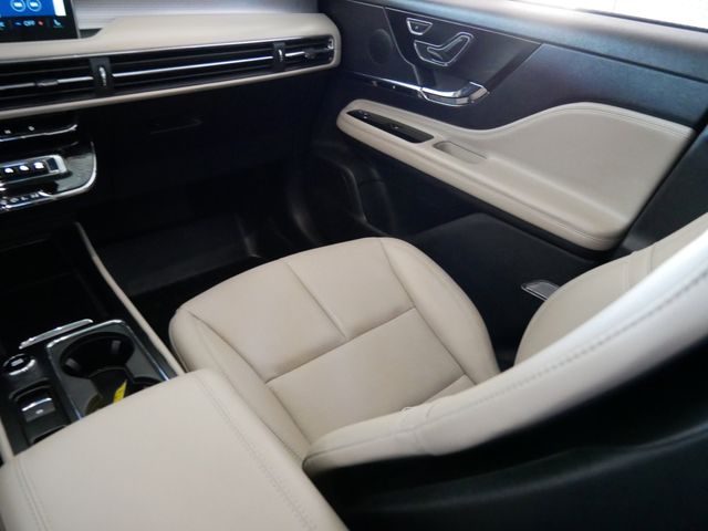 Thumbnail: 2025 Lincoln Corsair - 15