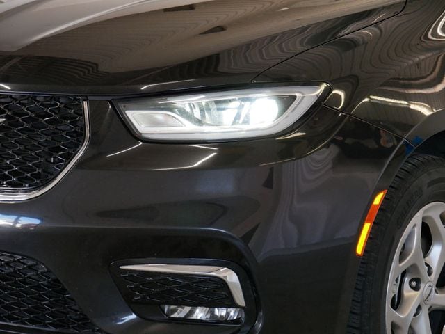 Thumbnail: 2023 Chrysler Pacifica - 5