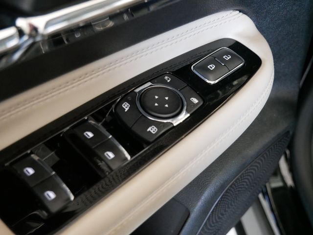 Thumbnail: 2025 Lincoln Corsair - 16