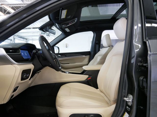 Thumbnail: 2025 Jeep Grand Cherokee - 10