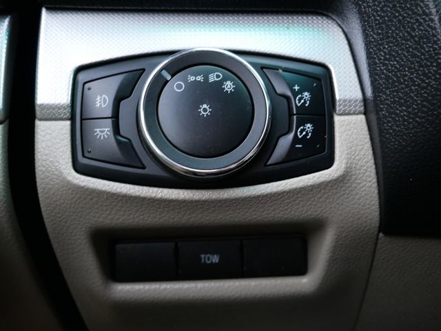 Thumbnail: 2015 Ford Explorer - 15