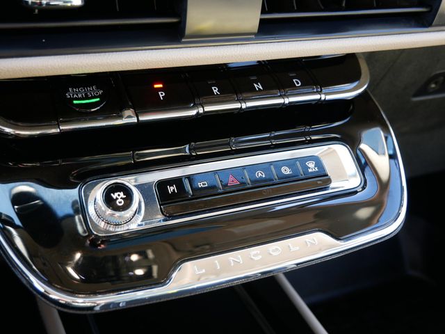 Thumbnail: 2025 Lincoln Corsair - 21