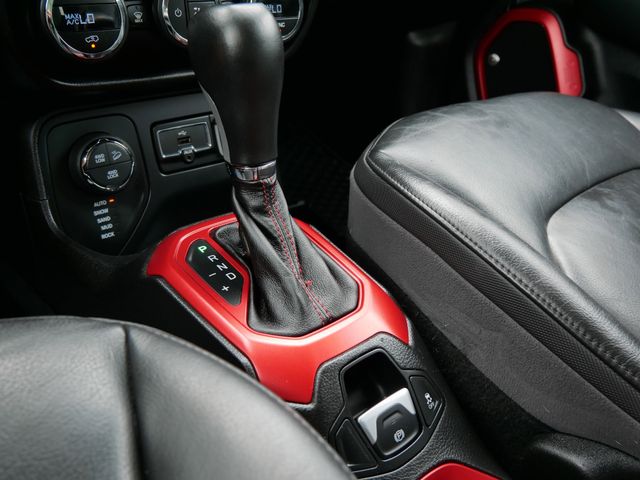 Thumbnail: 2016 Jeep Renegade - 13