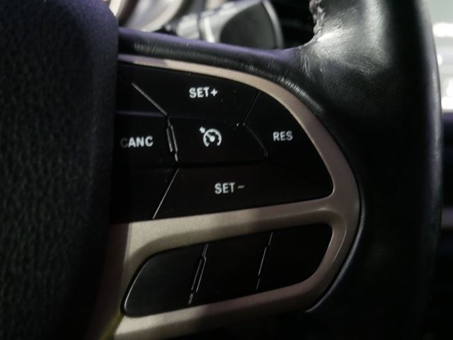 Thumbnail: 2017 Jeep Cherokee - 27