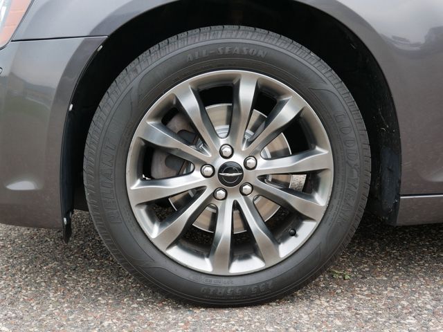 Thumbnail: 2014 Chrysler 300 - 21