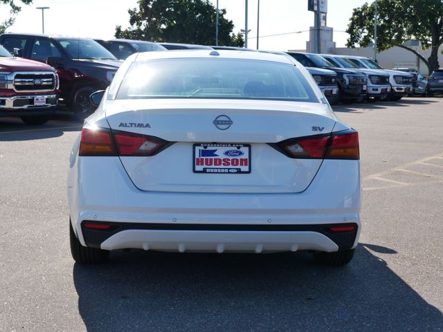 Thumbnail: 2023 Nissan Altima - 16