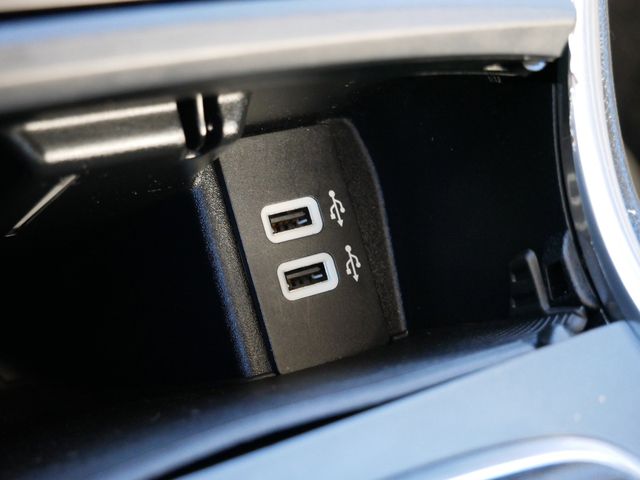 Thumbnail: 2016 Ford Edge - 12