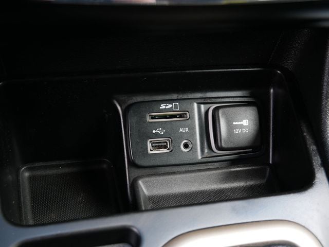 Thumbnail: 2015 Jeep Cherokee - 12