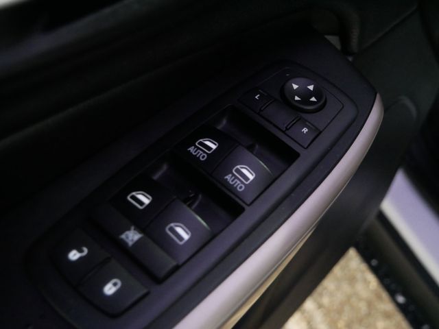 Thumbnail: 2017 Jeep Cherokee - 24