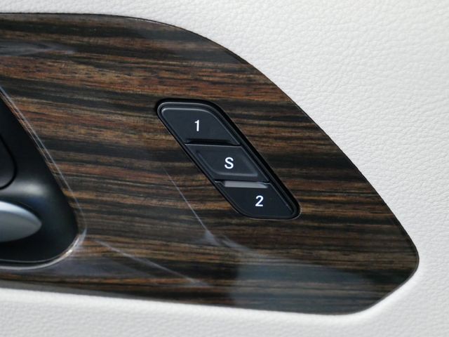 Thumbnail: 2023 Chrysler Pacifica - 16