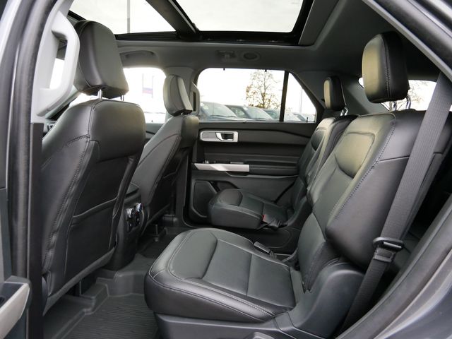 Thumbnail: 2022 Ford Explorer - 5