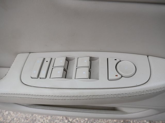 Thumbnail: 2006 Cadillac DTS - 21