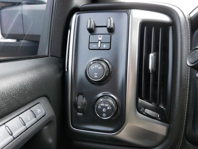 Thumbnail: 2017 Chevrolet Silverado 3500 - 16