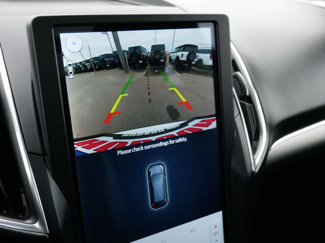 Thumbnail: 2023 Ford Edge - 32