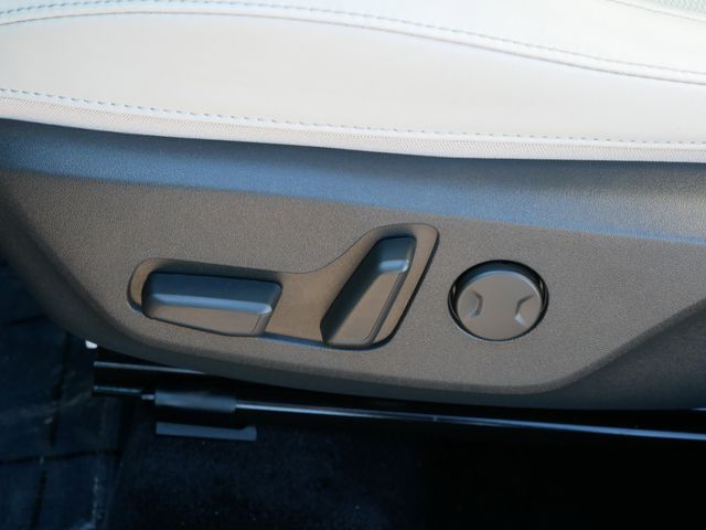 Thumbnail: 2024 Kia Niro - 23