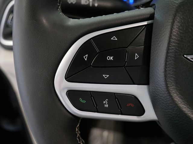 Thumbnail: 2023 Chrysler Pacifica - 19