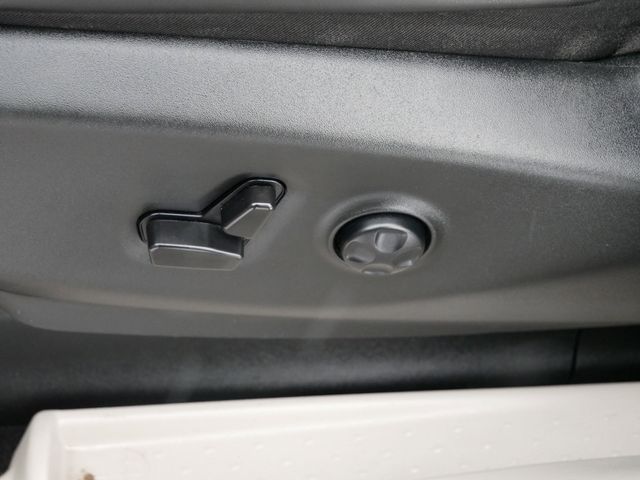 Thumbnail: 2023 Chrysler Pacifica - 23