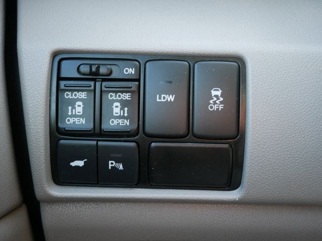 Thumbnail: 2015 Honda Odyssey - 16