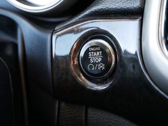 Thumbnail: 2011 Jeep Grand Cherokee - 15