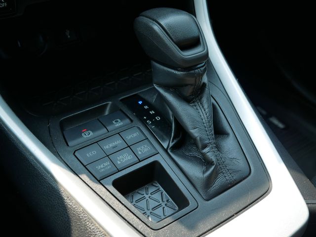 Thumbnail: 2021 Toyota RAV4 - 12