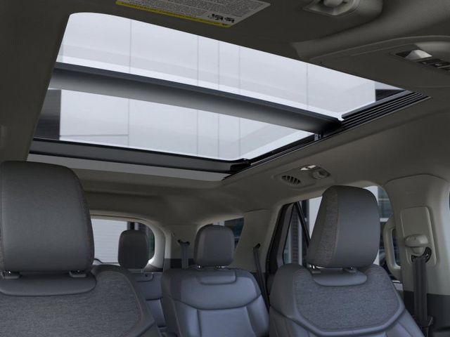 Thumbnail: 2025 Ford Explorer - 22