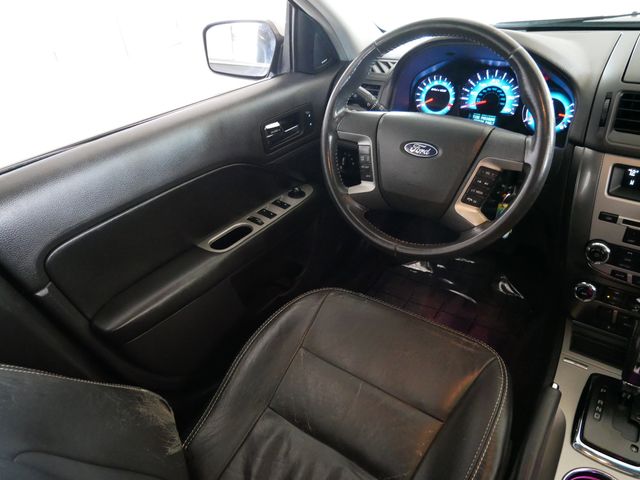 Thumbnail: 2010 Ford Fusion - 11