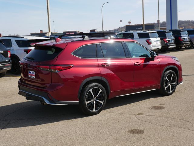 Thumbnail: 2022 Toyota Highlander - 20