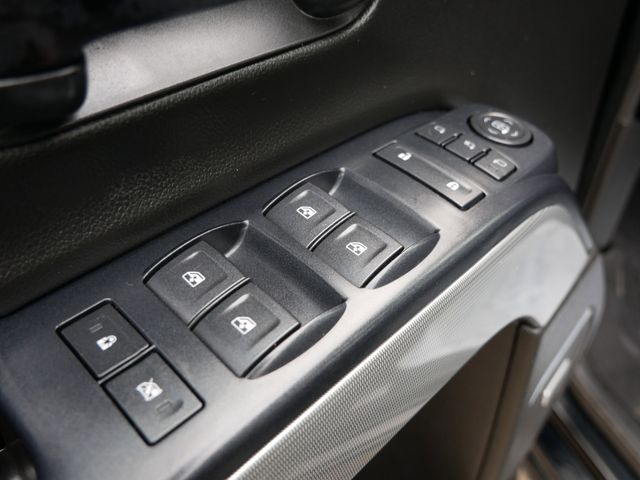 Thumbnail: 2017 Chevrolet Silverado 3500 - 26